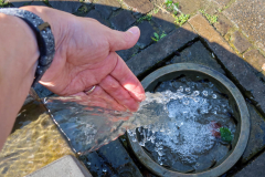 HR-IMG_1039-Hand-Wasser