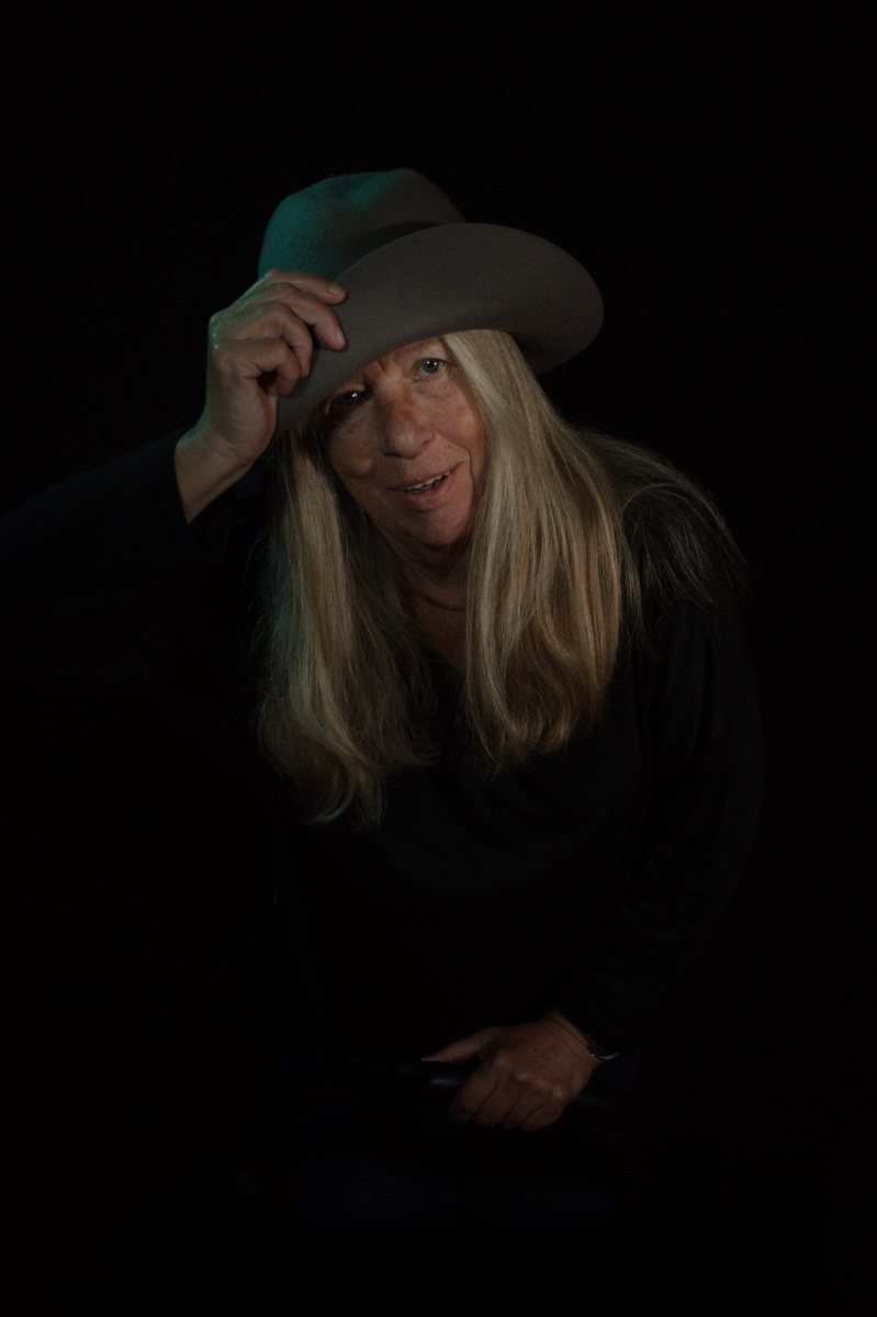 AHAU_Portrai-kl-anita2_Frau-mit-Hut