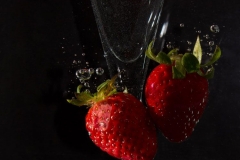 Erdbeere-unter-Wasser