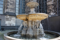 Brunnen-am-Kölner-Dom